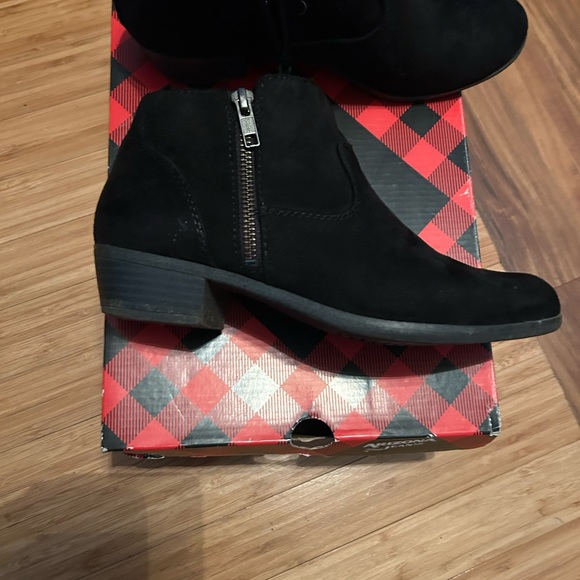 Ankle boot - Picture 2 of 9